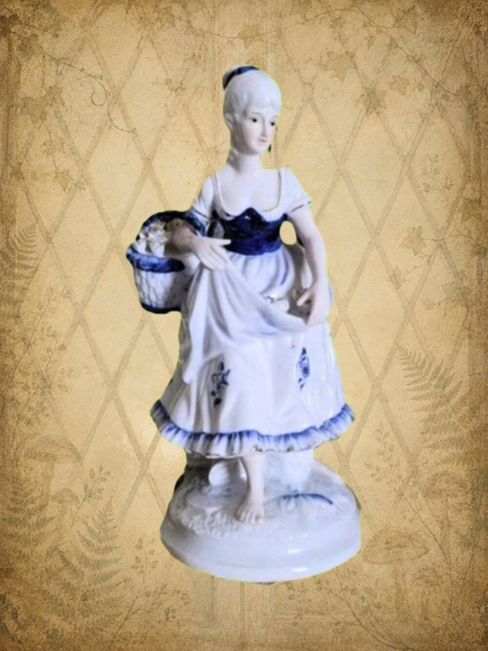Trades & Treasures 💰🧚‍♀️ Vintage Porcelain Delft Blue Style Woman Figurine